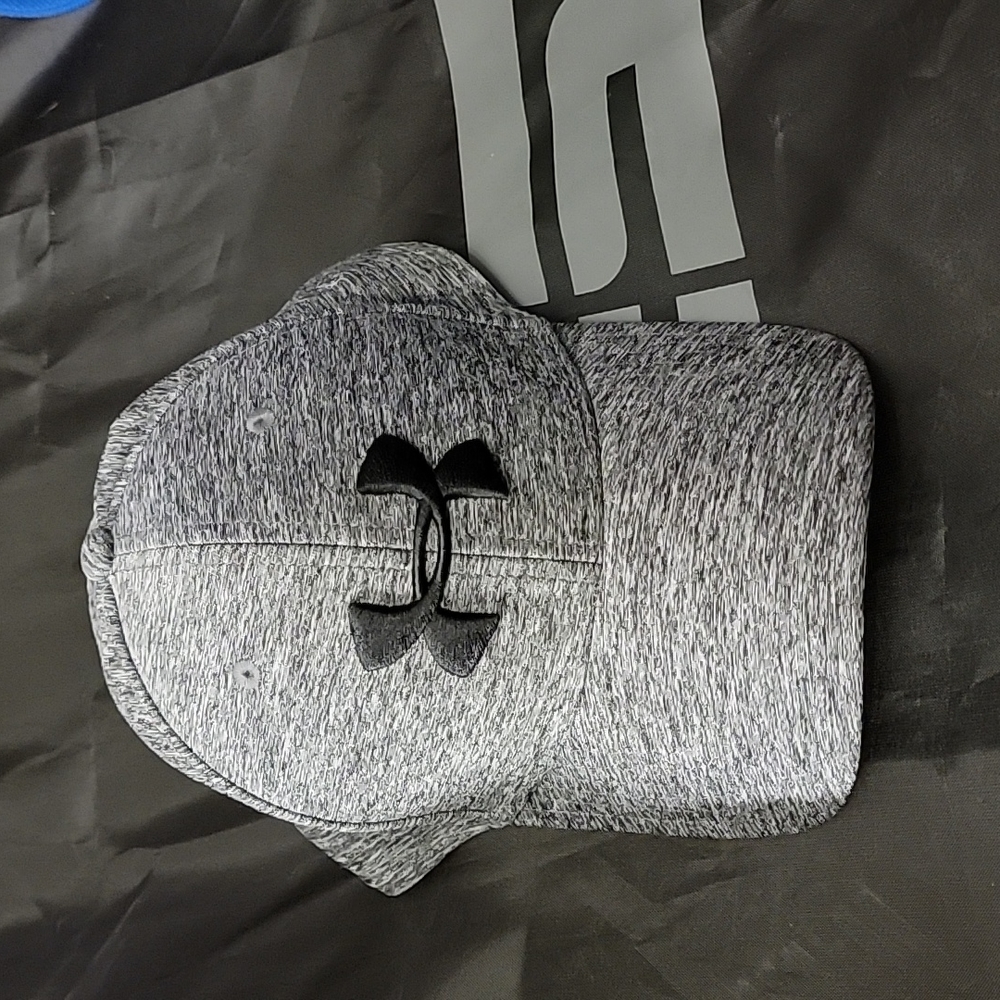 Mens Unser Armour space dyed flexfit hat